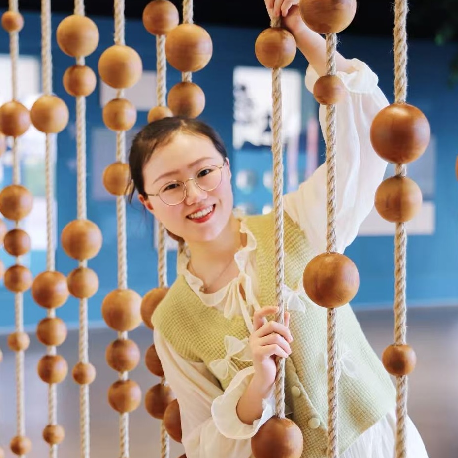Yaru Zhou